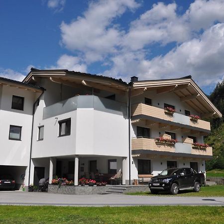 Gaestehaus Holaus Mayrhofen Exteriör bild