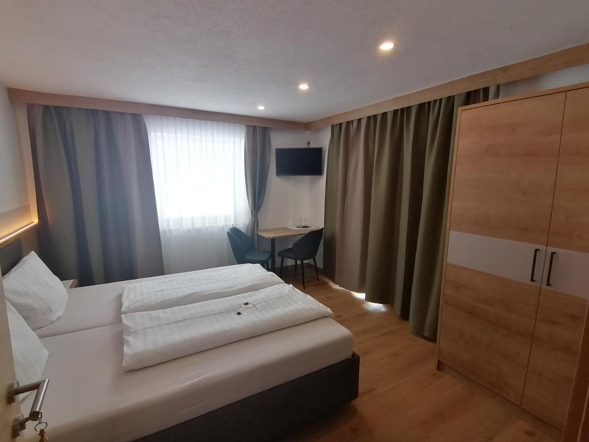 Gaestehaus Holaus Mayrhofen Exteriör bild