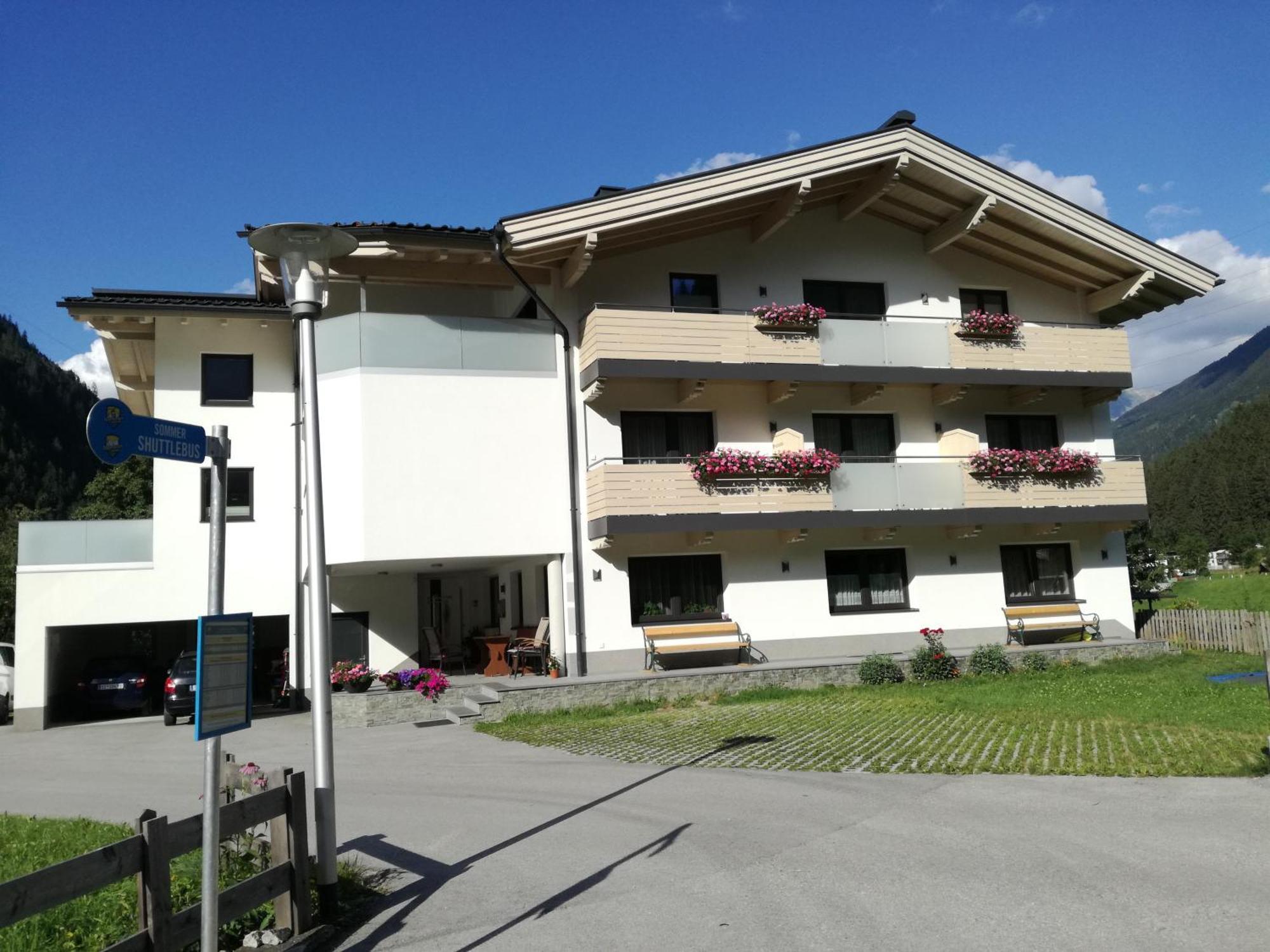 Gaestehaus Holaus Mayrhofen Exteriör bild